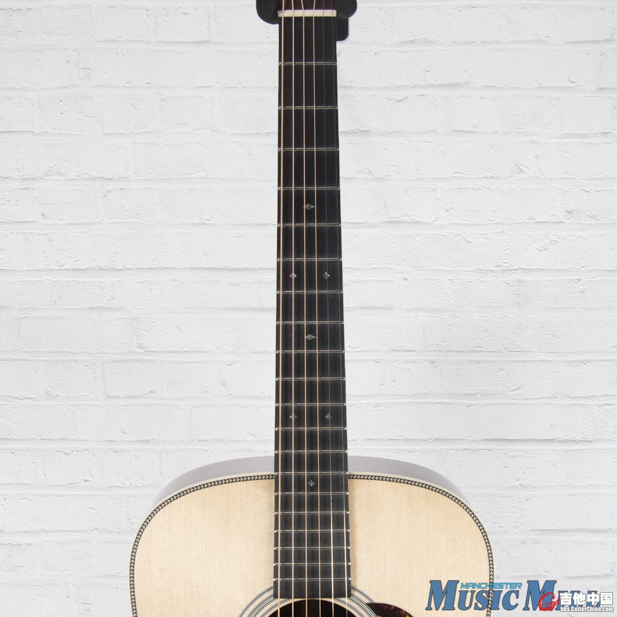 Martin_D28_Authentic_1937_Acoustic_Guitar_Natural-002__72436.1496854442.1280.1280.jpg