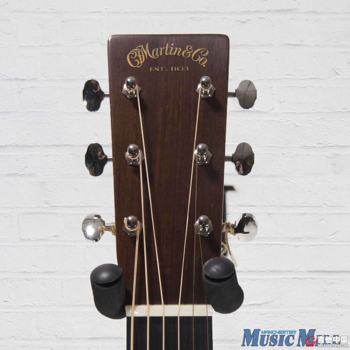 Martin_D28_Authentic_1937_Acoustic_Guitar_Natural-003__44658.1496854442.1280.1280.jpg