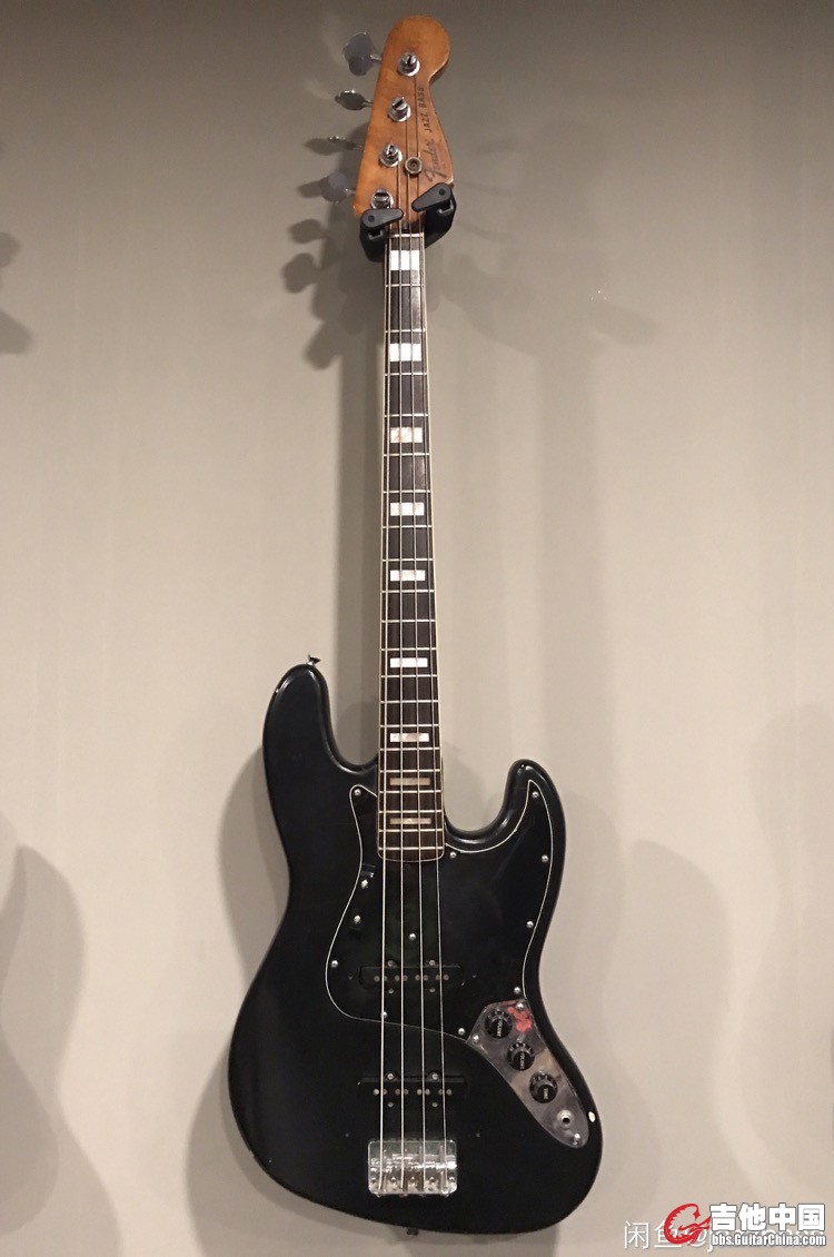 2.Fender 1978-1979 Jazz Bass