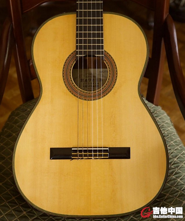 Hermann Hauser III Concert Classica 1995 Brazilian rosewood (2).jpg