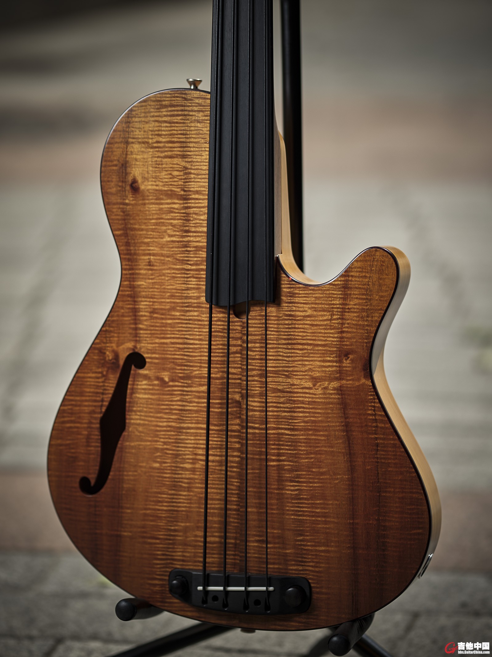 P0000861 Basses In Shanghai - 01-Aug-2019.JPG