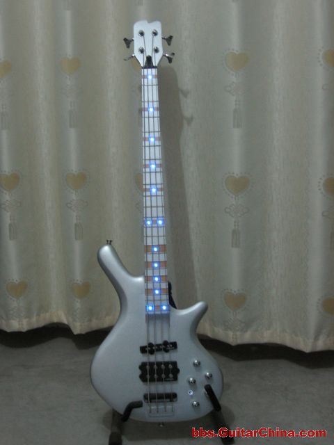 4string灯 001.jpg