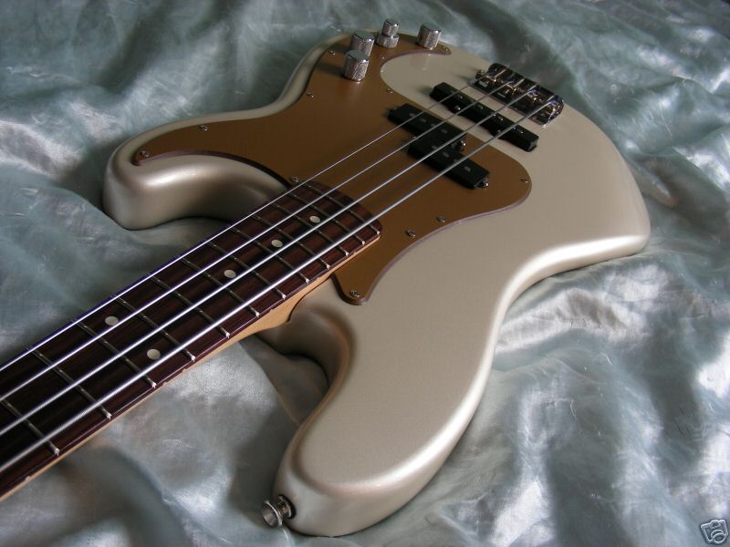 Fender Precision Bass Deluxe Special5.jpg