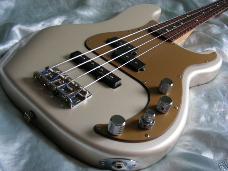 Fender Precision Bass Deluxe Special4.jpg