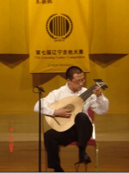 何青老师演奏.jpg