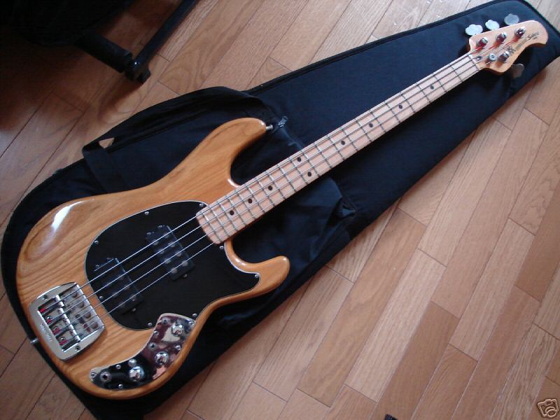 1979 MUSICMAN SABRE BASS RARE5