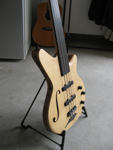 4string灯 013.jpg