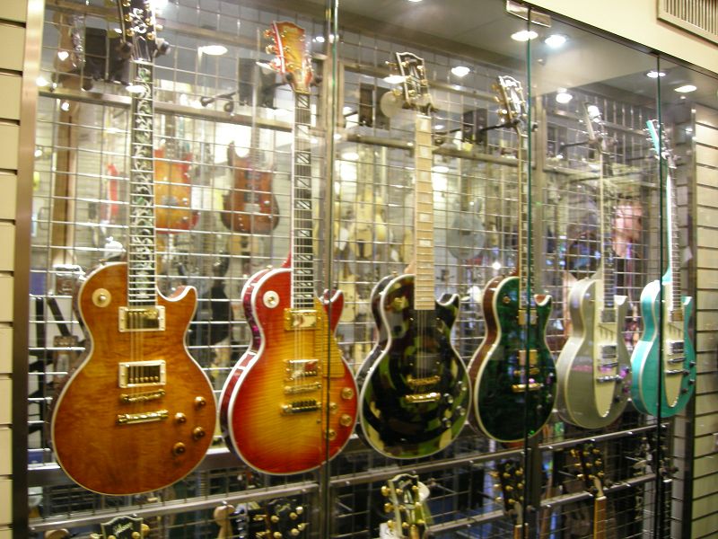 Gibson Custom专柜之一