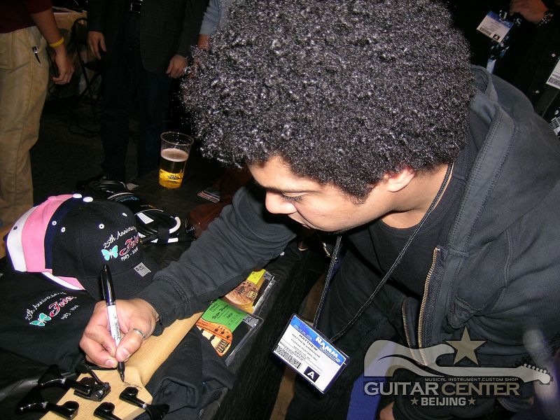 s2008NAMM SHOW 041.jpg