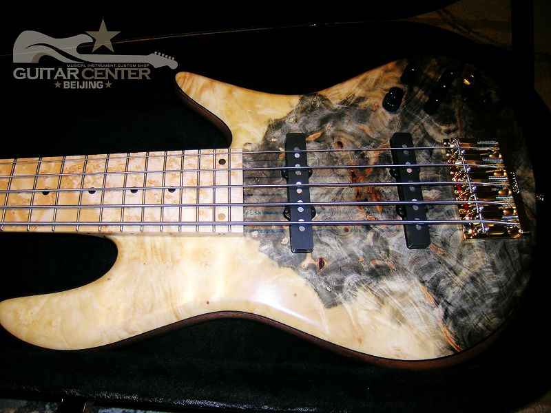 s2008NAMM SHOW蝴蝶BASS 003.jpg