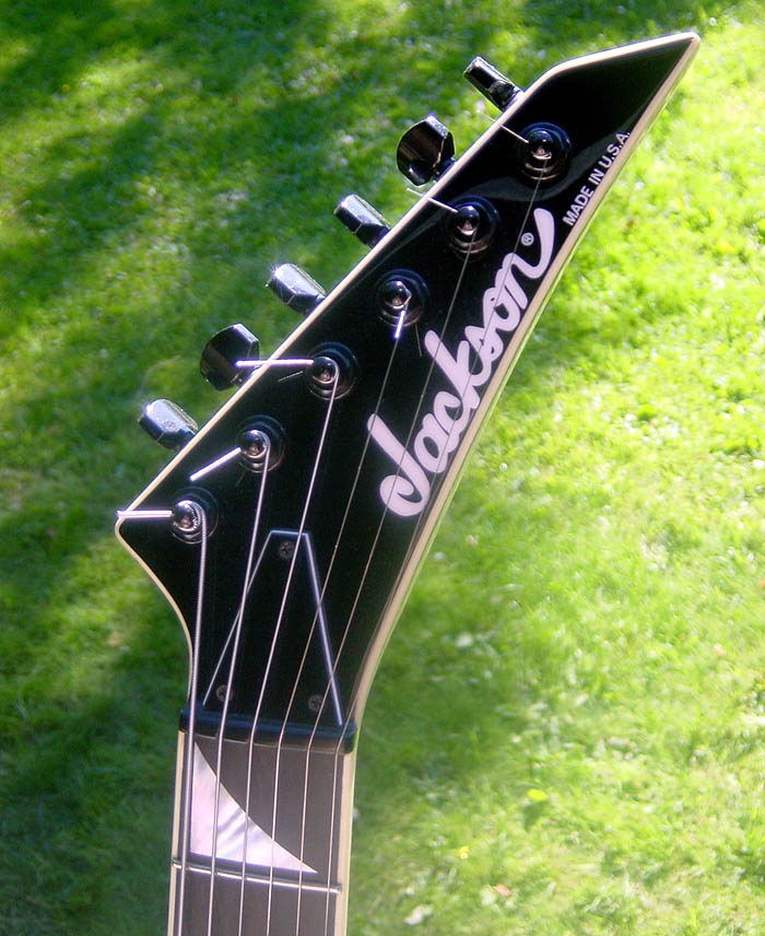 J6570_headstock.jpg