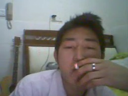 点上一根烟后，丫的告诉我丫有肺癌