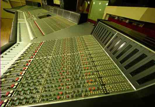 SSL 9000-2.jpg