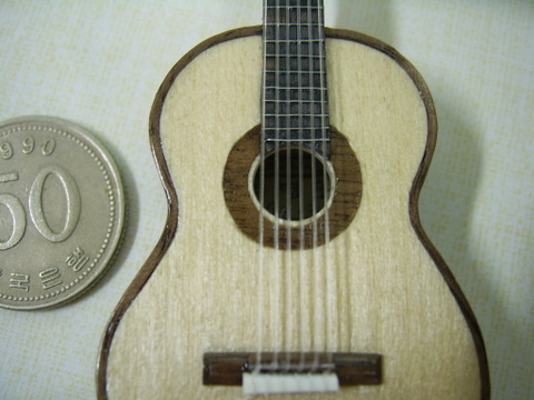 ssa45913-guitarzang.jpg