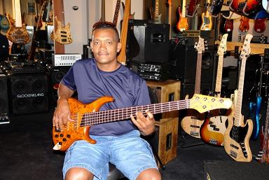 Barry Howell And His New MTD Zephyr 5.jpg