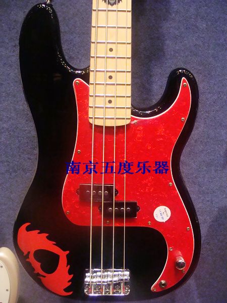 Pete Wentz PrecisionBass 0301074  2.JPG