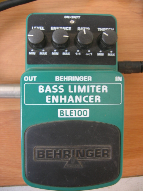 BEHRINGER BLE100