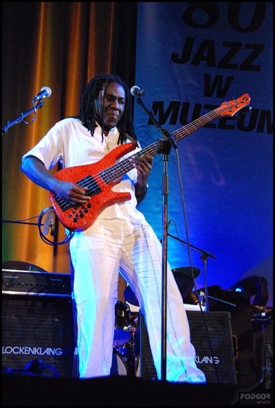 Richard Bona 2007-10-20.jpg