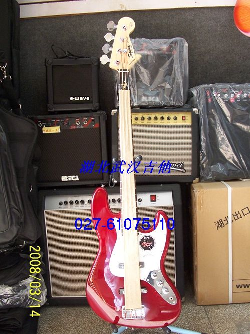 SQUIER BASS