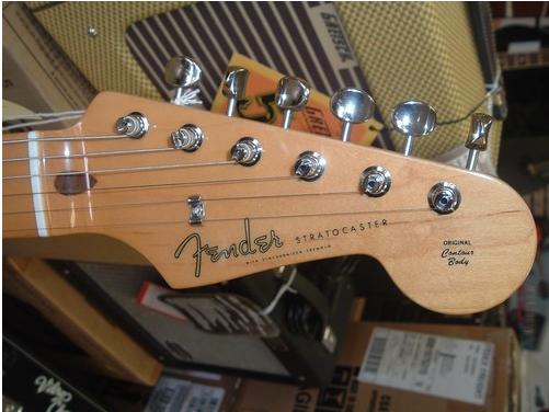 Fender Pink Paisley Stratocaster 4.jpg.jpg