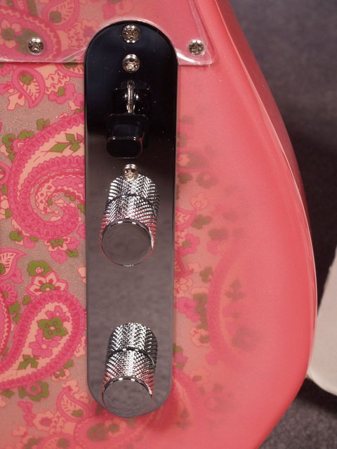 FENDER PINK PAISLEY TELECASTER REISSUE 6.jpg