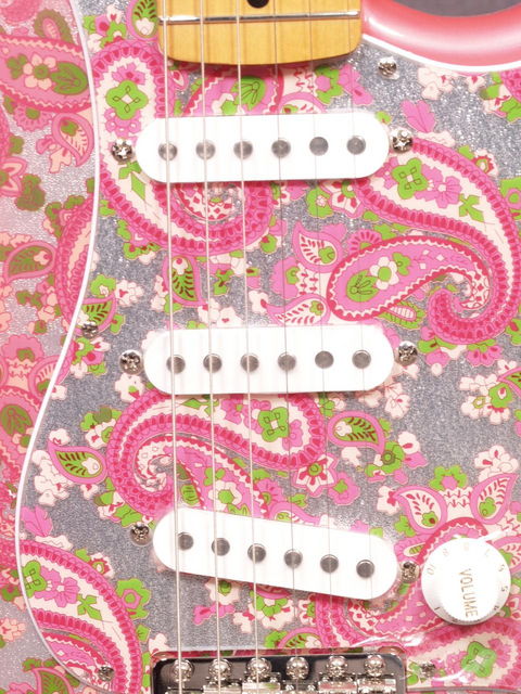 FENDER PINK PAISLEY STRATOCASTER REISSUE 11.jpg