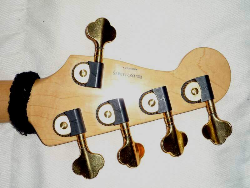 FENDER American Deluxe Jazz Bass5.JPG