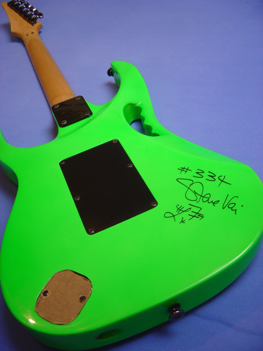 Ibanez JEM777LNG Loch Ness Green Vai.jpg