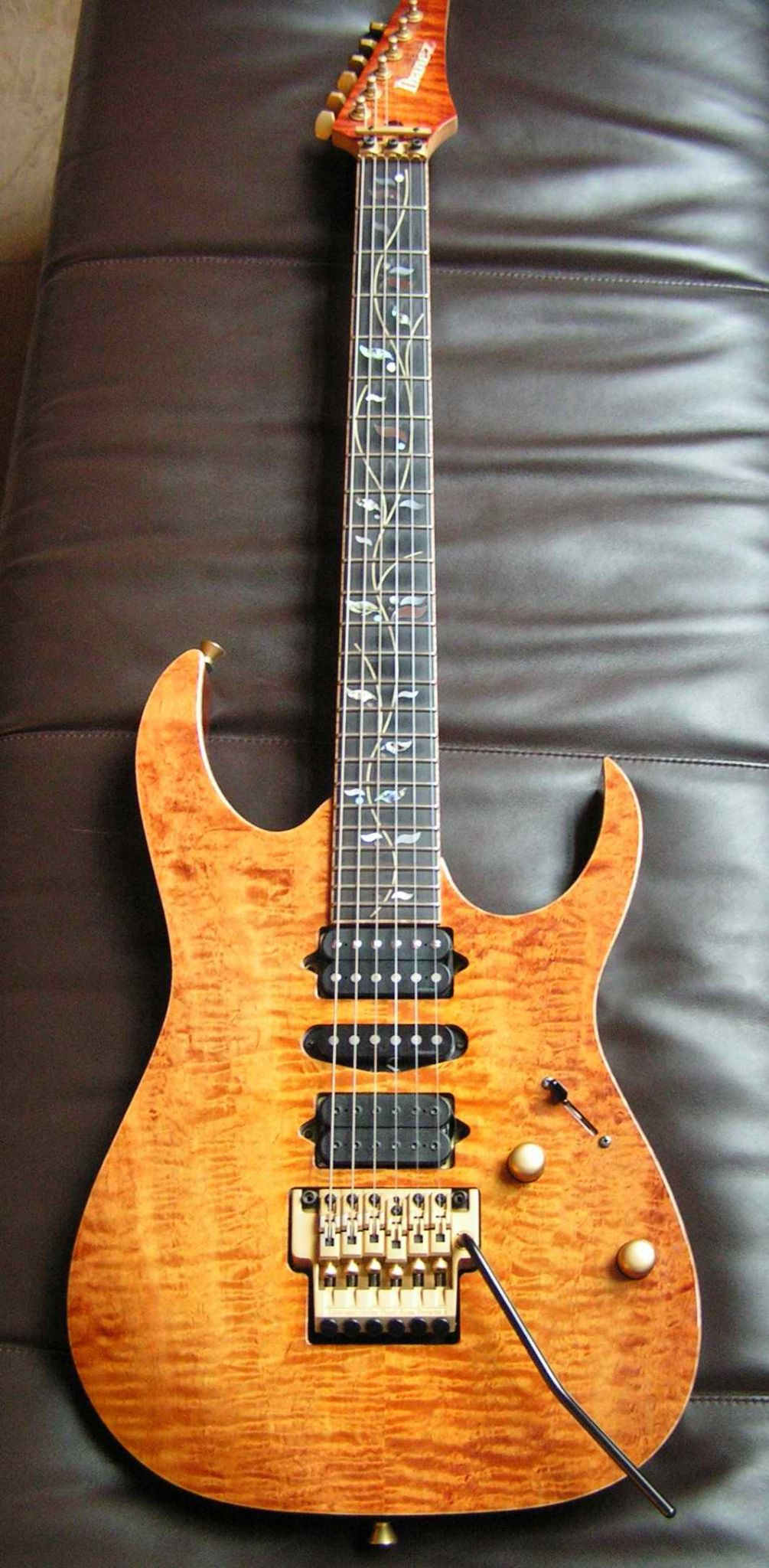 J-Custom RG05vv.jpg