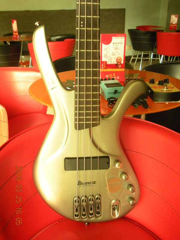 BASS03.jpg