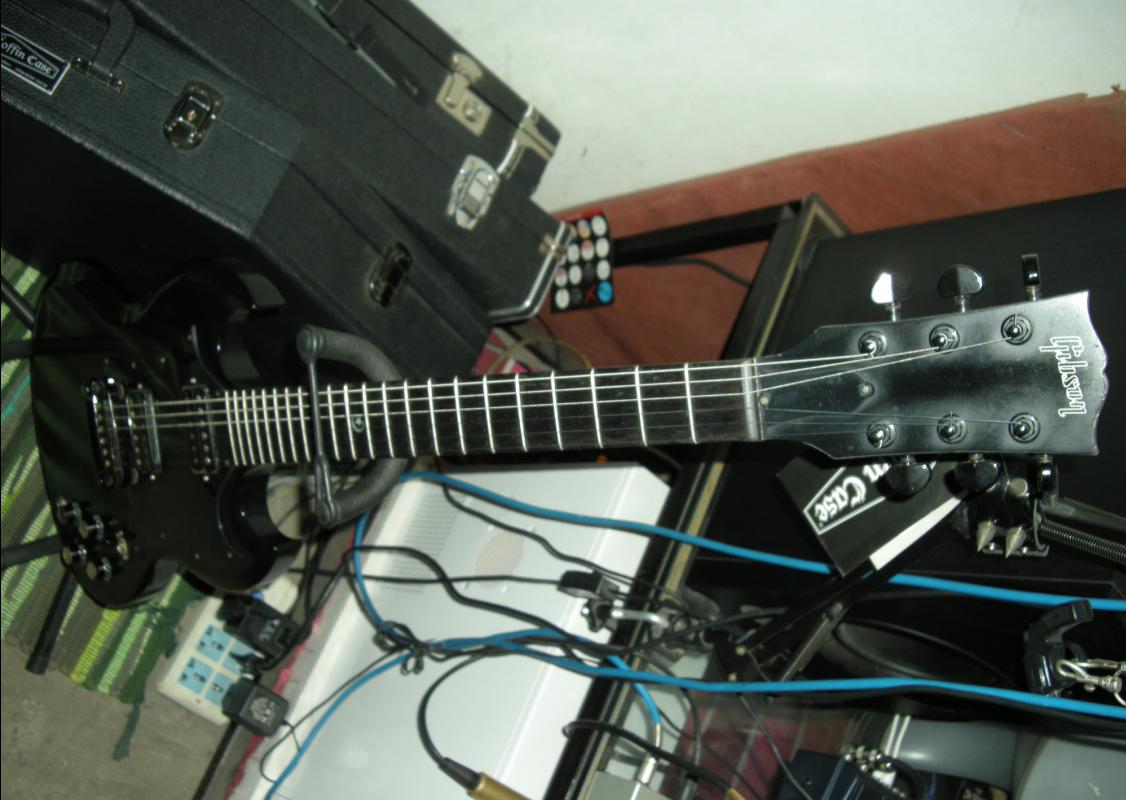 我的 GIBSON GOTHIC SG2.jpg