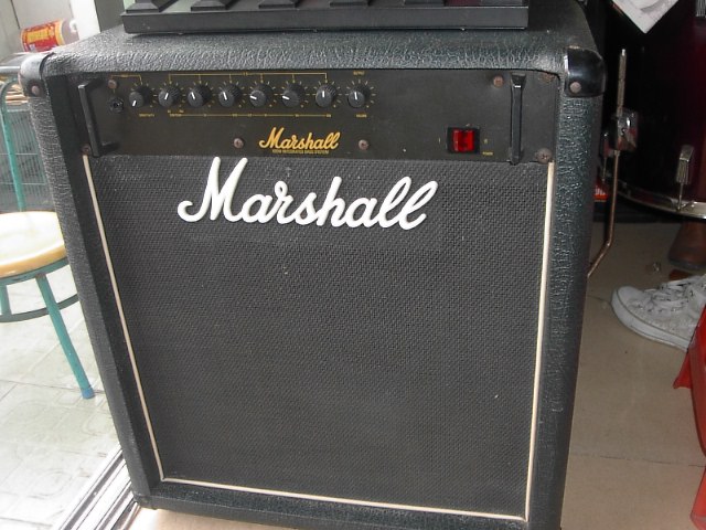 marshall 100bass.JPG