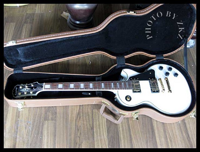 Epiphone LP Custom .jpg