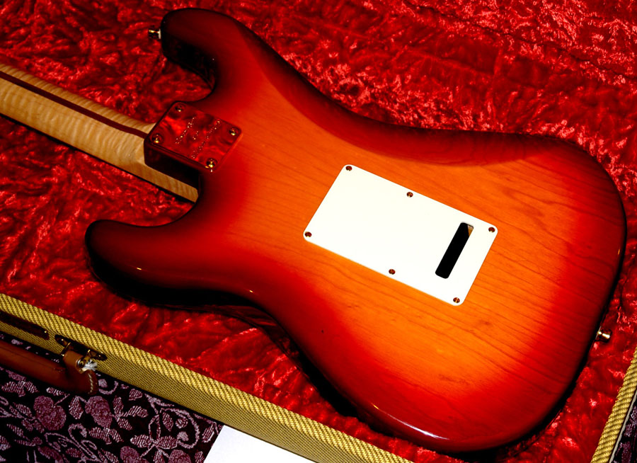 全球最极品 Fender Seniro Masterbuilt7.jpg