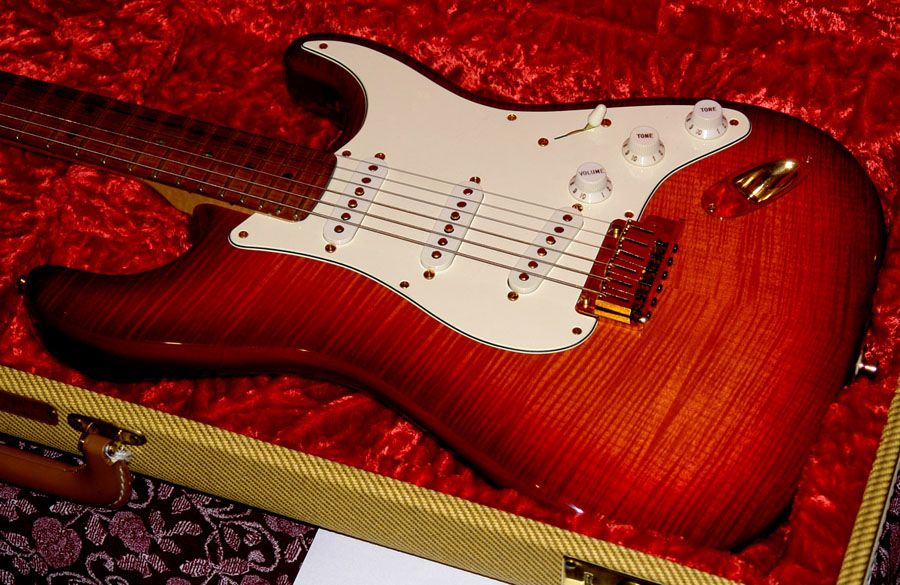 全球最极品 Fender Seniro Masterbuilt2.jpg