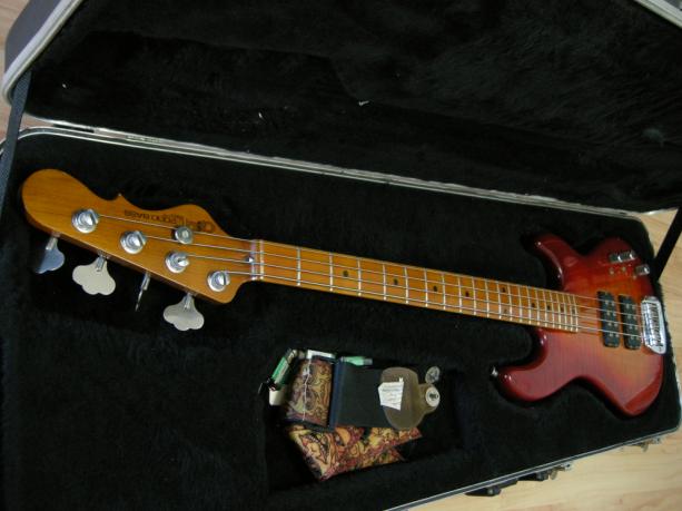 G&L L2000.jpg