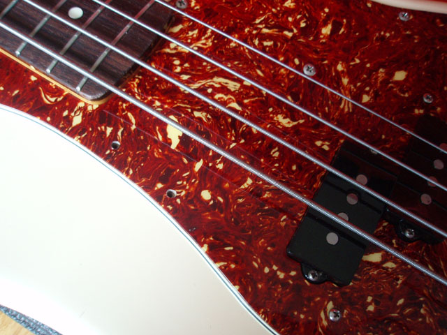 Fender Japan '62 P Bass (9).jpg