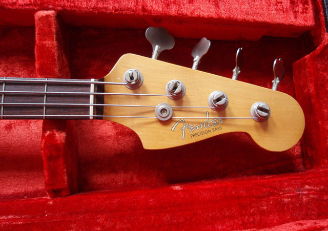 Fender Japan '62 P Bass (12).jpg