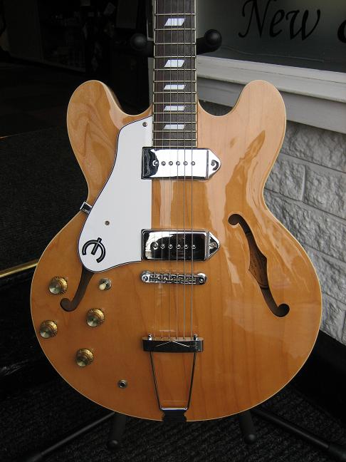 Epiphone-Casino-Left-Hand-Close.jpg