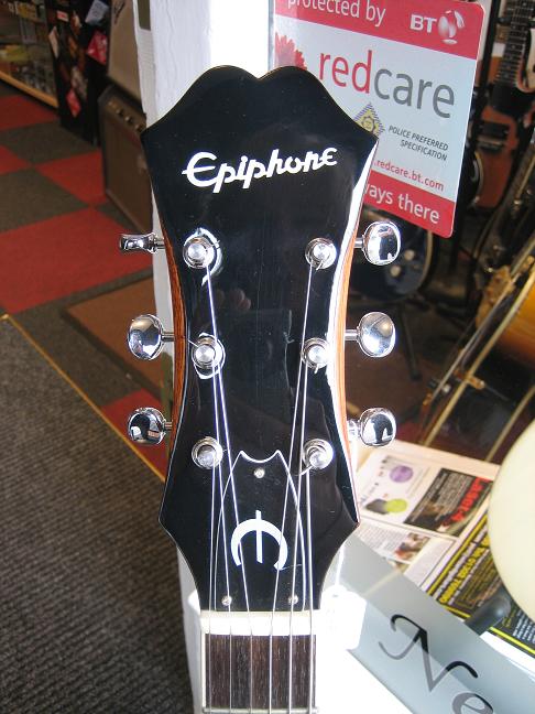 Epiphone-Casino-Left-Hand-Natural-Headstock.jpg