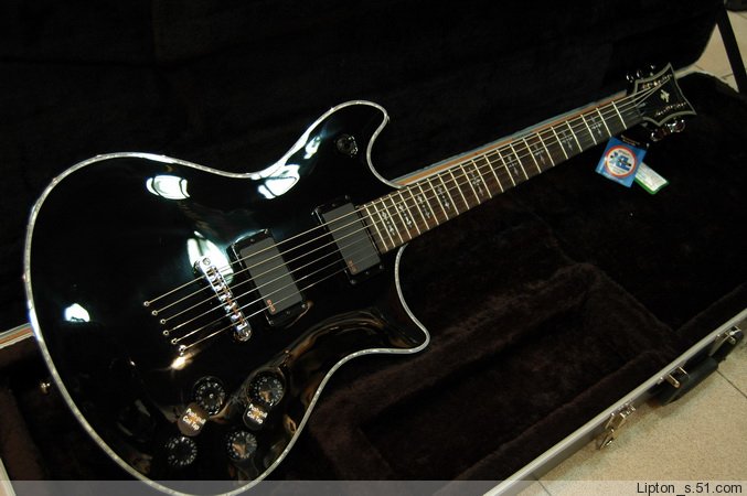 Schecter TEMPEST HellRaiser.jpg