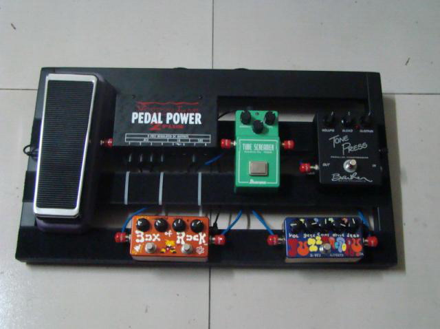 Pedal board (100).JPG