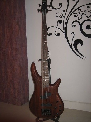 IBANEZ SR700日产