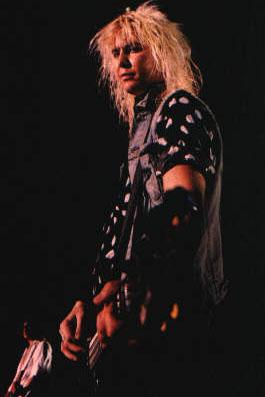 Tracii Guns01.jpg