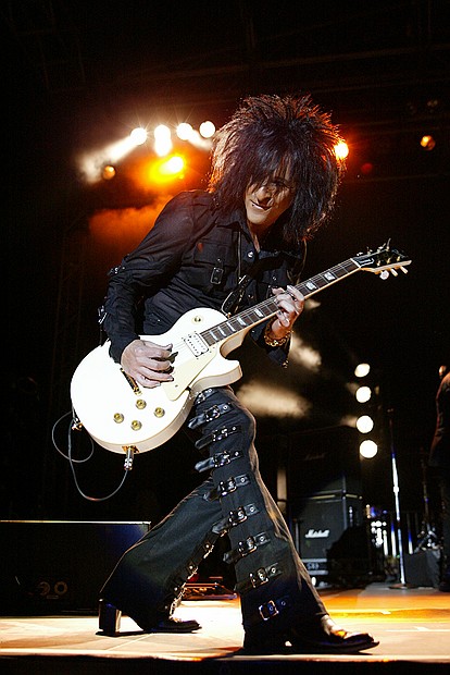 Steve_Stevens_2004_68_std.jpg