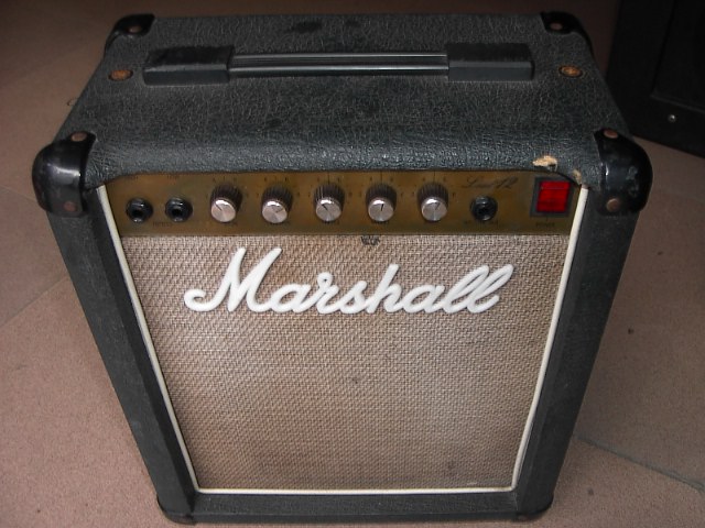 MARSHALL LEAD12日本.JPG