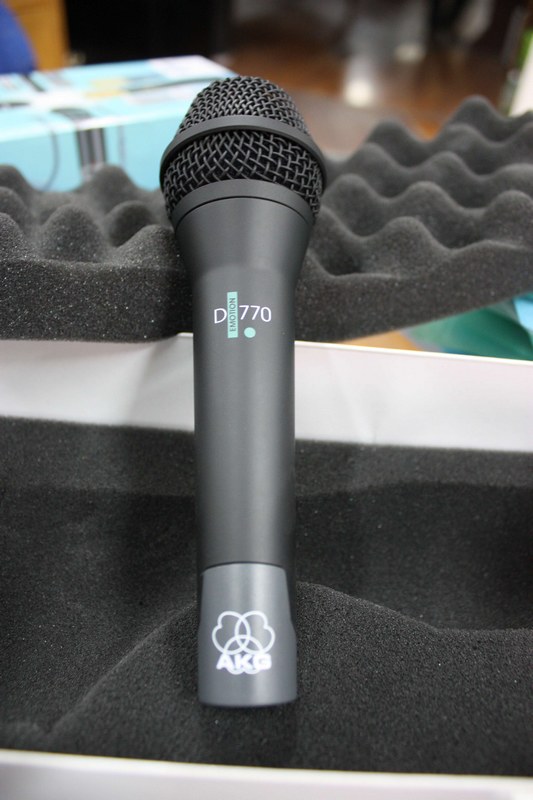 AKG D770