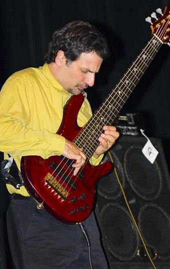 John Patitucci。.jpg