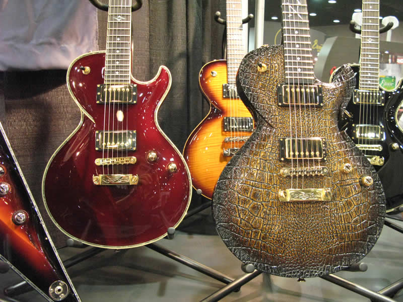 DBZ-Guitars-Diamond-Amps-Namm-20090246.jpg