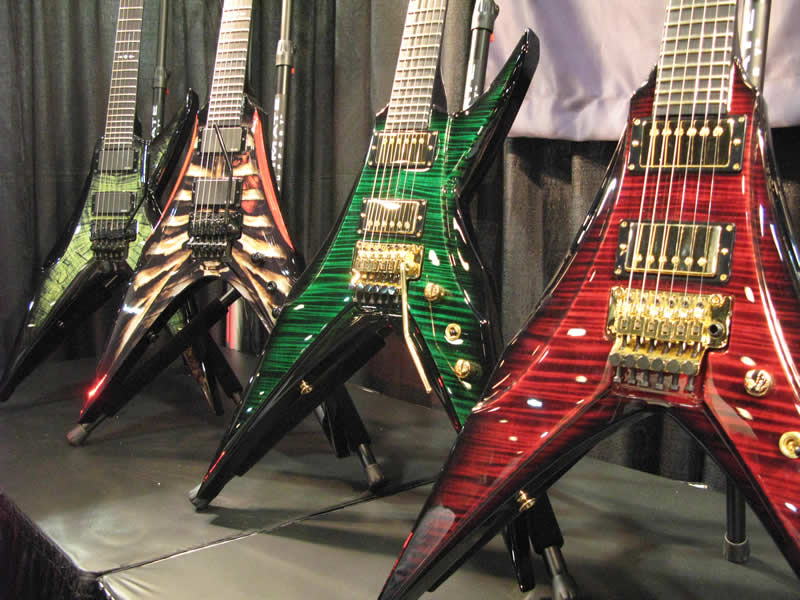 DBZ-Guitars-Diamond-Amps-Namm-20090249.jpg